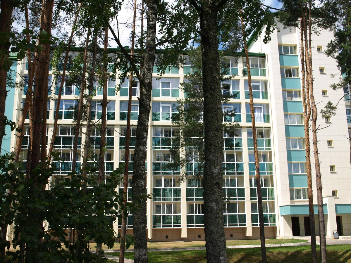 ホテルSanatoriy Priozernyi ナラチ エクステリア 写真