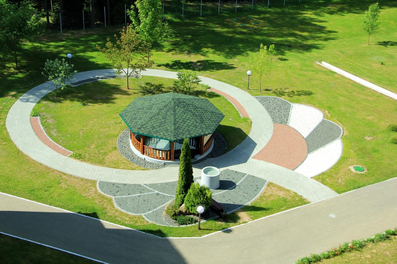 ホテルSanatoriy Priozernyi ナラチ エクステリア 写真