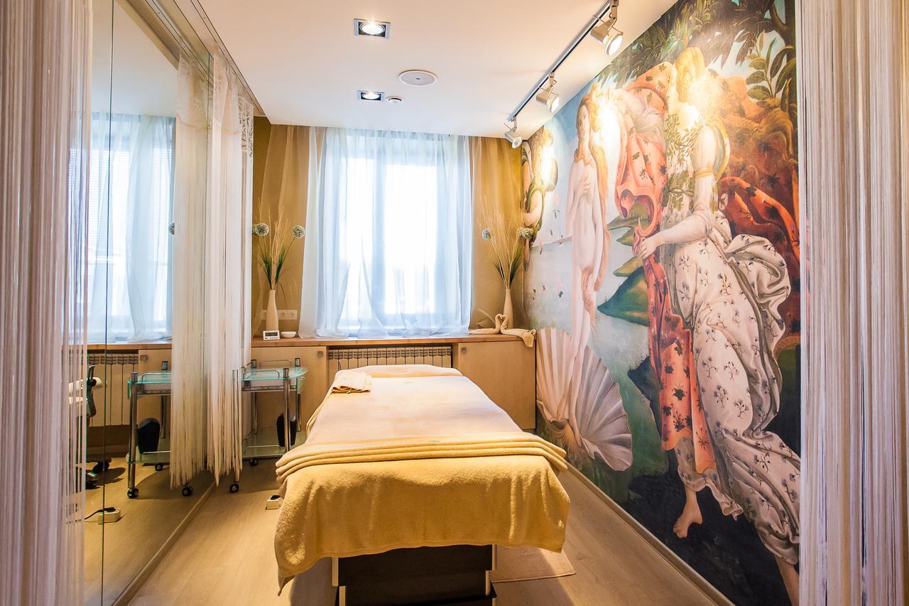 ホテルSanatoriy Priozernyi ナラチ エクステリア 写真