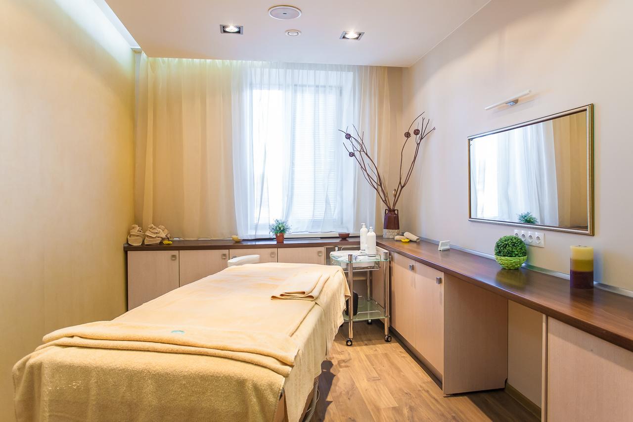 ホテルSanatoriy Priozernyi ナラチ エクステリア 写真